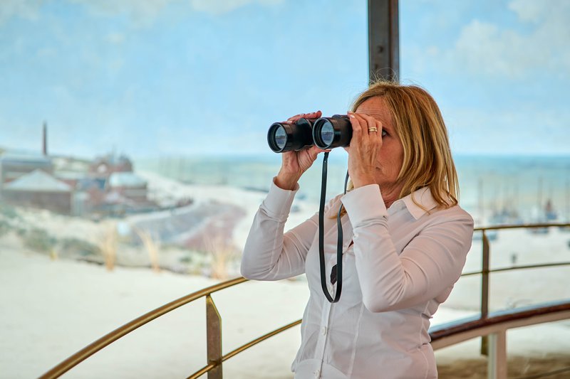 Bezoeker bij het Panorama van Scheveningen. Foto: Jan-Kees Steenman