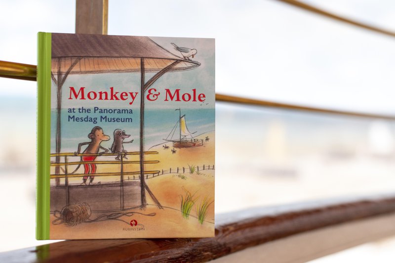 The book Monkey and Mole at the Panorama Mesdag Museum