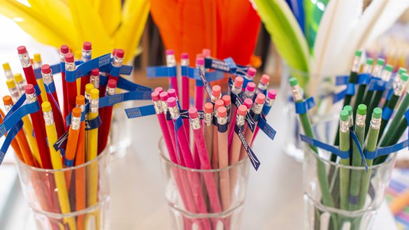 Gekleurde potloden uit de museumwinkel