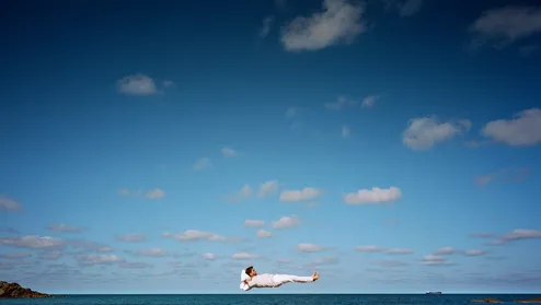 Scarlett Hooft Graafland, Laying above the Sea, 2023