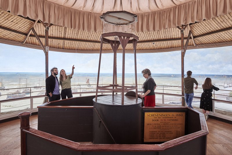 Visitors at The Panorama of Scheveningen, Museum Panorama Mesdag_02