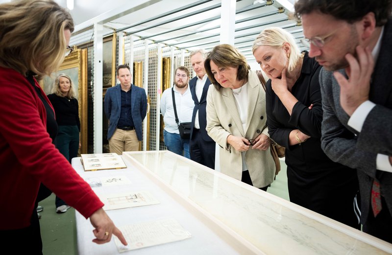 Werkbezoek-wethouder-Cultuur-Economie-Saskia-Bruines_depot_foto-Freek-van-den-Bergh