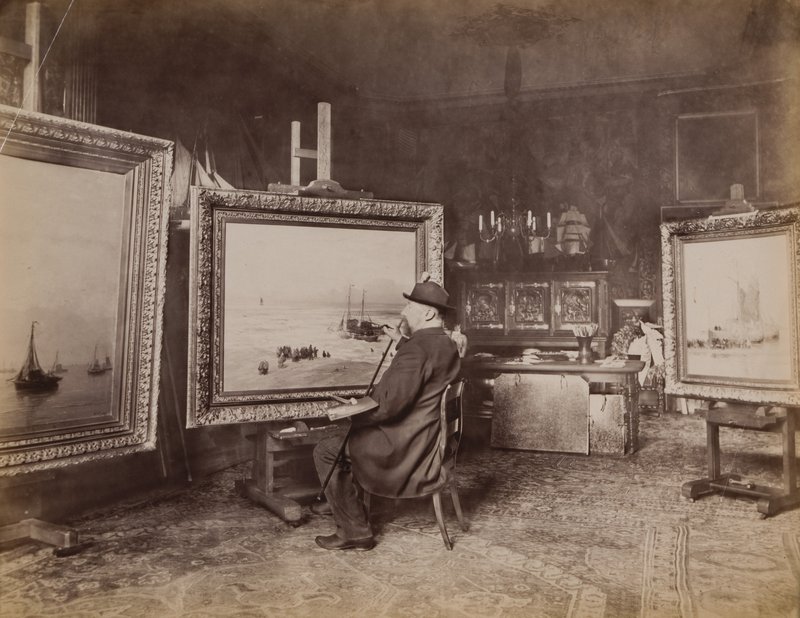 Schilder Hendrik Willem Mesdag in zijn atelier